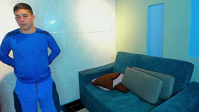 play sex18 online show from December 2025 08:58:01 PM