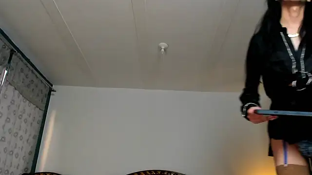 Snapshot of Nonbinaryangel_ chatting on January 2025 10:37:01 PM Nonbinaryangel online show from January 2025 10:37:01 PM