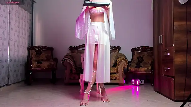 Snapshot of Nonbinaryangel_ chatting on February 2025 10:00:02 PM Nonbinaryangel online show from February 2025 10:00:02 PM