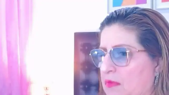 Snapshot of sandra_20 chatting on November 2025 10:52:01 AM sandra 20 online show from November 2025 10:52:01 AM