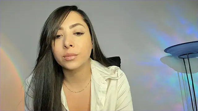 Mila  Paramo online show from September 2025 11:44:01 PM