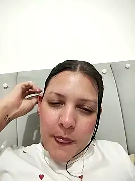 Mia Hampton online show from April 2026 08:59:01 PM