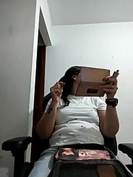 Mia Hampton online show from January 2026 08:27:02 PM