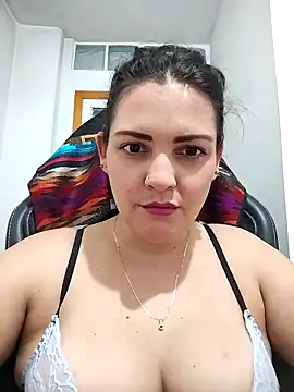 Mia Hampton online show from February 2026 10:32:01 PM