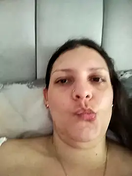 Mia Hampton online show from April 2026 09:37:02 PM
