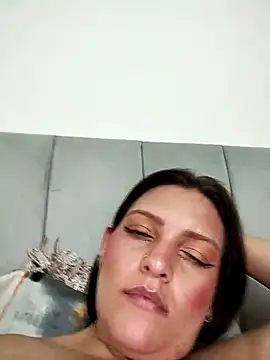 Snapshot of Mia_Hampton chatting on March 2025 10:21:01 PM Mia Hampton online show from March 2025 10:21:01 PM