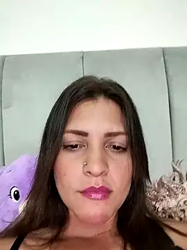 Snapshot of Mia_Hampton chatting on March 2025 11:26:01 PM Mia Hampton online show from March 2025 11:26:01 PM