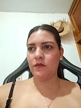 Snapshot of Mia_Hampton chatting on September 2025 08:12:01 PM Mia Hampton online show from September 2025 08:12:01 PM