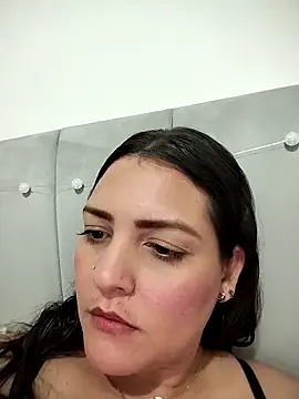 Mia Hampton online show from April 2026 11:17:01 PM