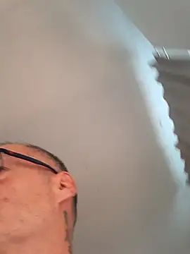 Snapshot of DarrenSullivanSlut chatting on October 2025 06:26:02 AM DarrenSullivanSlut online show from October 2025 06:26:02 AM