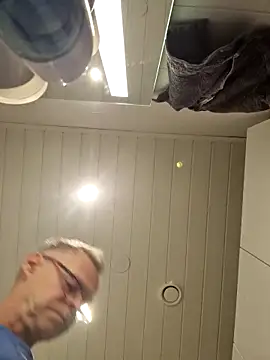 Snapshot of DarrenSullivanSlut chatting on February 2025 07:33:02 AM DarrenSullivanSlut online show from February 2025 07:33:02 AM