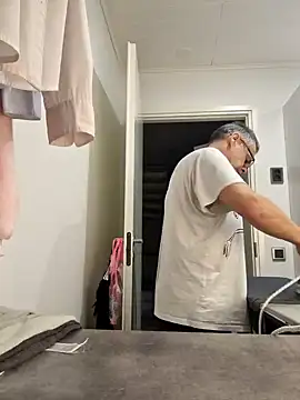 Snapshot of DarrenSullivanSlut chatting on December 2024 07:19:02 AM DarrenSullivanSlut online show from December 2024 07:19:02 AM