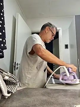 Snapshot of DarrenSullivanSlut chatting on February 2025 07:10:01 AM DarrenSullivanSlut online show from February 2025 07:10:01 AM