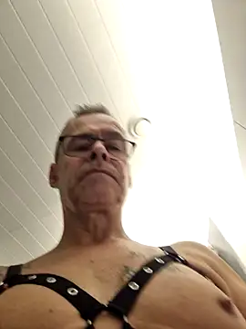 Snapshot of DarrenSullivanSlut chatting on January 2025 05:35:02 AM DarrenSullivanSlut online show from January 2025 05:35:02 AM