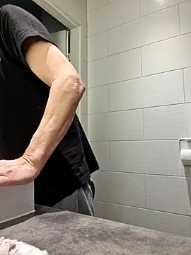 Snapshot of DarrenSullivanSlut chatting on February 2026 09:10:01 AM DarrenSullivanSlut online show from February 2026 09:10:01 AM