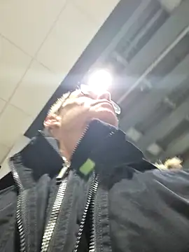 Snapshot of DarrenSullivanSlut chatting on December 2024 11:40:02 AM DarrenSullivanSlut online show from December 2024 11:40:02 AM