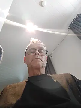 Snapshot of DarrenSullivanSlut chatting on February 2025 12:59:01 PM DarrenSullivanSlut online show from February 2025 12:59:01 PM