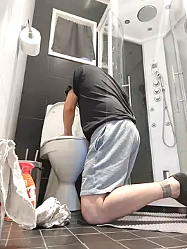 Snapshot of DarrenSullivanSlut chatting on March 2025 12:06:02 PM DarrenSullivanSlut online show from March 2025 12:06:02 PM