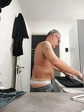 Snapshot of DarrenSullivanSlut chatting on October 2025 09:32:02 AM DarrenSullivanSlut online show from October 2025 09:32:02 AM