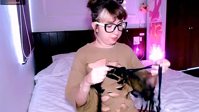 Cosmo Riri online show from September 2025 06:31:02 AM