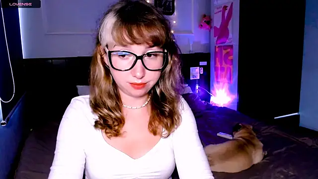 Cosmo Riri online show from September 2025 04:17:02 AM