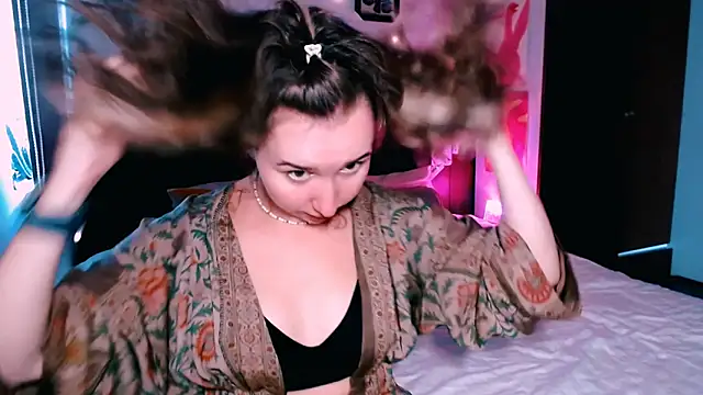 Cosmo Riri online show from November 2025 05:11:01 AM