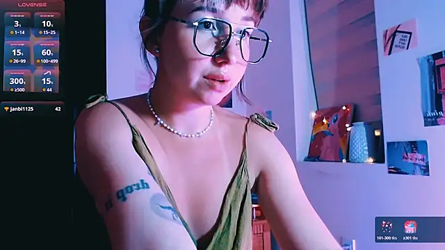 Cosmo Riri online show from March 2026 12:36:01 PM