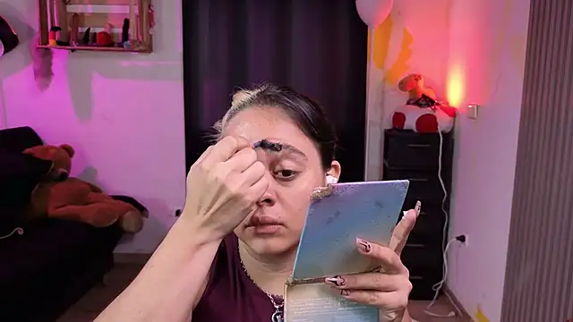 Cuttiealice online show from November 2025 02:16:01 PM