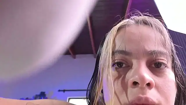 Cuttiealice online show from November 2025 12:38:01 PM