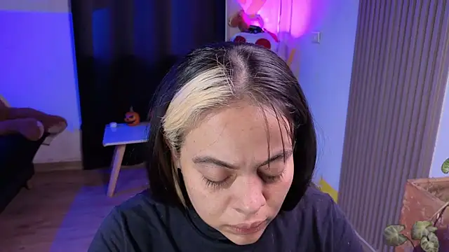 Cuttiealice online show from November 2025 11:33:02 AM