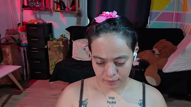 Cuttiealice online show from September 2025 05:00:01 PM