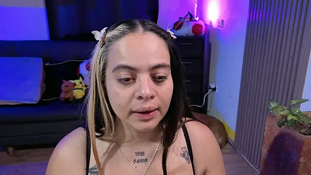 Cuttiealice online show from December 2025 12:33:02 PM