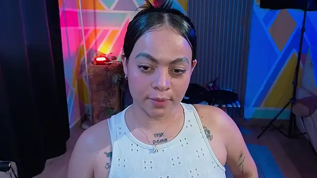 Cuttiealice online show from October 2025 07:49:02 PM