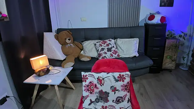Cuttiealice online show from March 2025 02:03:01 AM