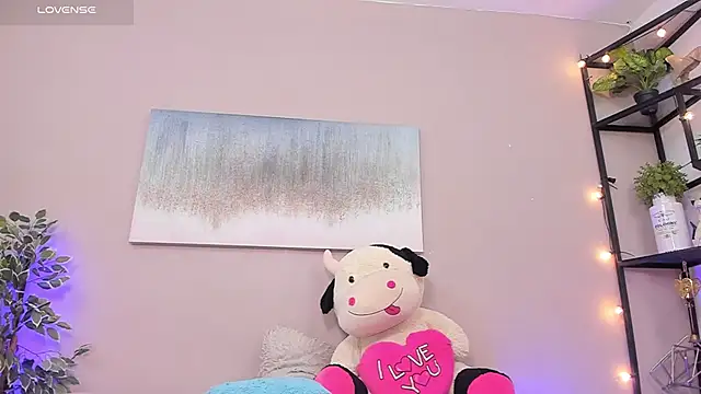 Briana Wells  online show from February 2026 01:00:01 PM