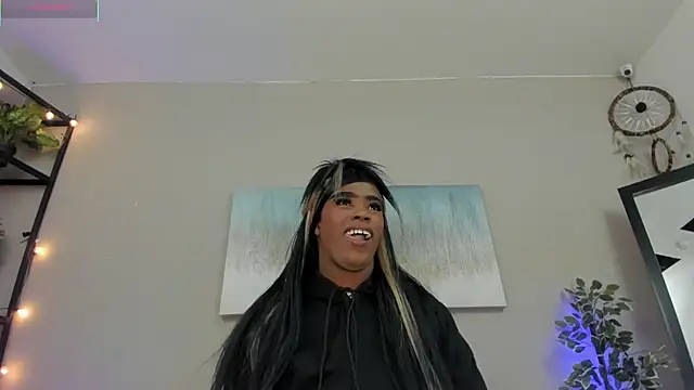 Briana Wells  online show from February 2026 12:32:01 PM