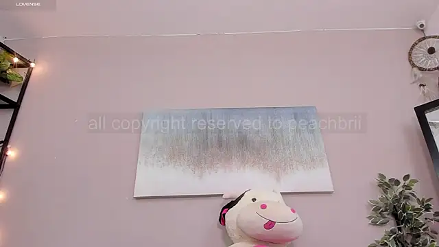 Briana Wells  online show from November 2025 01:33:01 PM