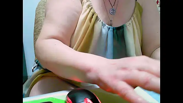 Hyllda online show from March 2026 09:49:02 PM