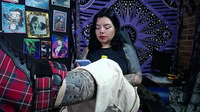 Yourmadame P online show from April 2026 04:15:01 AM