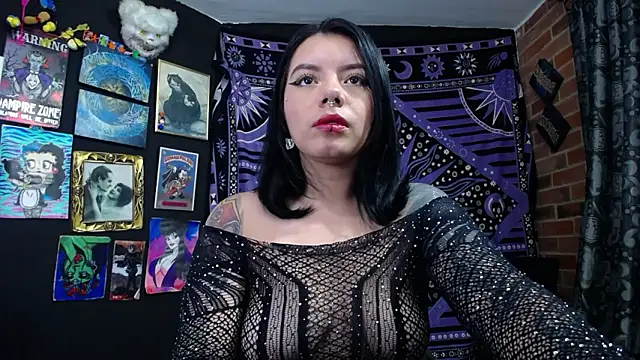 Yourmadame P online show from March 2026 02:40:01 AM