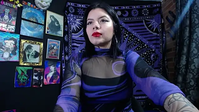 Yourmadame P online show from October 2025 12:09:01 AM