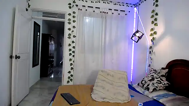 ivonne  hott1 online show from October 2025 08:17:02 PM