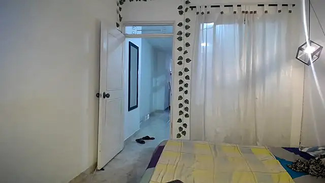 ivonne  hott1 online show from September 2025 08:02:02 PM