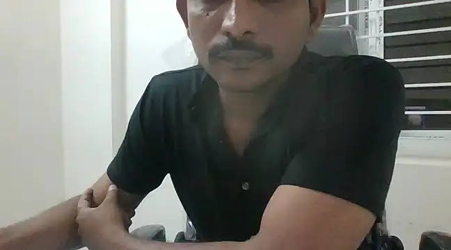 Snapshot of hydhunk29 chatting on December 2024 12:40:01 PM hydhunk29 online show from December 2024 12:40:01 PM