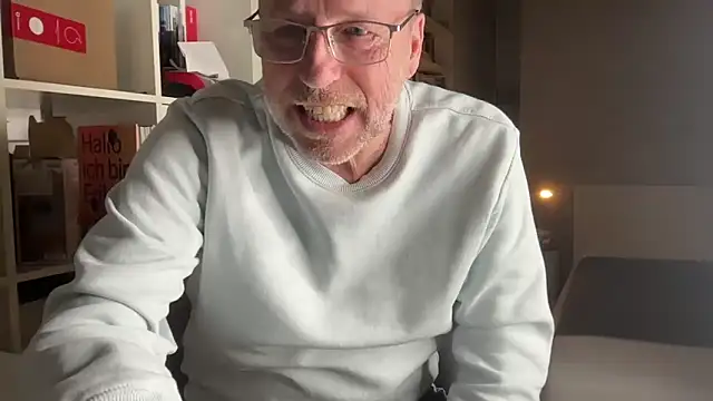 Snapshot of drefman chatting on February 2026 08:20:02 PM drefman online show from February 2026 08:20:02 PM