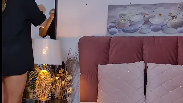 Snapshot of NicolLopeze chatting on January 2025 05:19:01 PM NicolLopeze online show from January 2025 05:19:01 PM