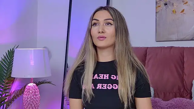 Snapshot of NicolLopeze chatting on October 2025 04:08:01 PM NicolLopeze online show from October 2025 04:08:01 PM