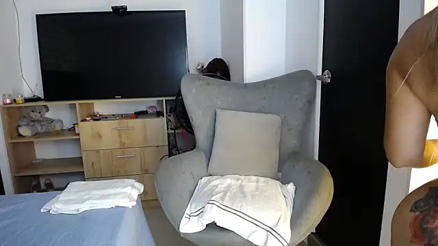 natalie fox23 online show from January 2025 03:37:01 PM