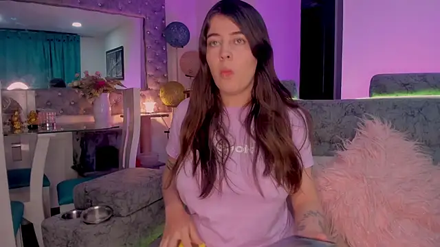 zoe kittylove online show from November 2025 04:05:02 AM