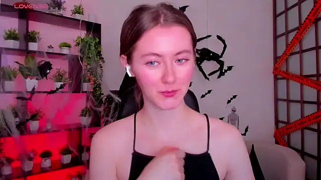 KateCuddle online show from October 2025 02:43:02 AM